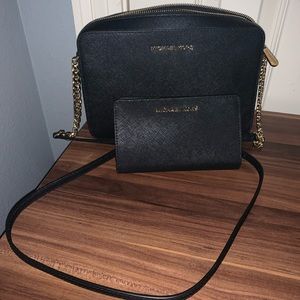 Michael Kors crossbody wallet set🖤